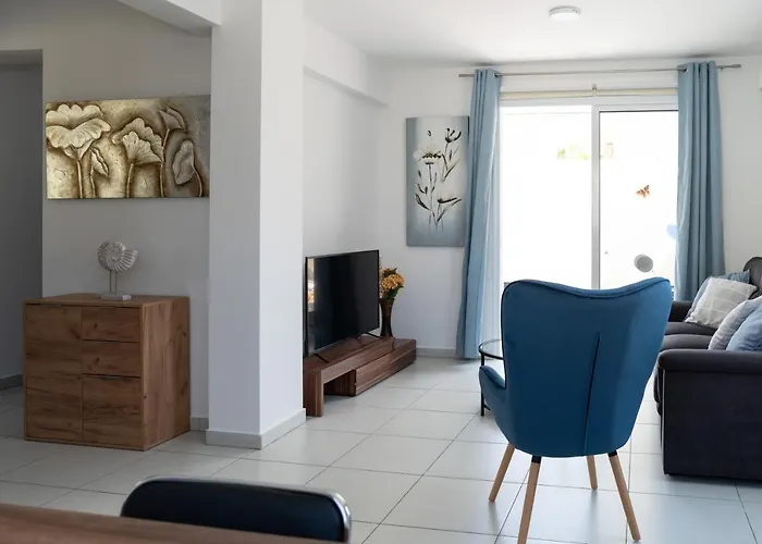 Dafni Ekaterina 3 Bdrm