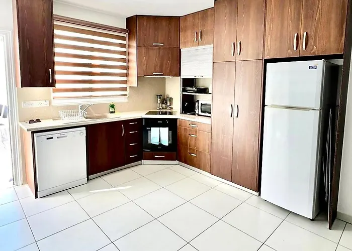 Dafni Ekaterina 3 Bdrm *