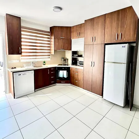 Dafni Ekaterina 3 Bdrm *