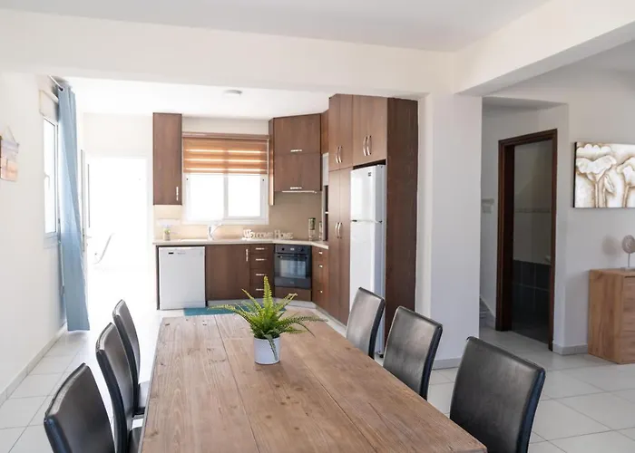 Dafni Ekaterina 3 Bdrm *